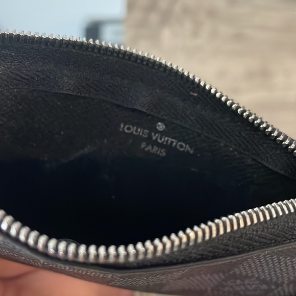 Louis Vuitton wallet w/chain - Picture 3 of 3